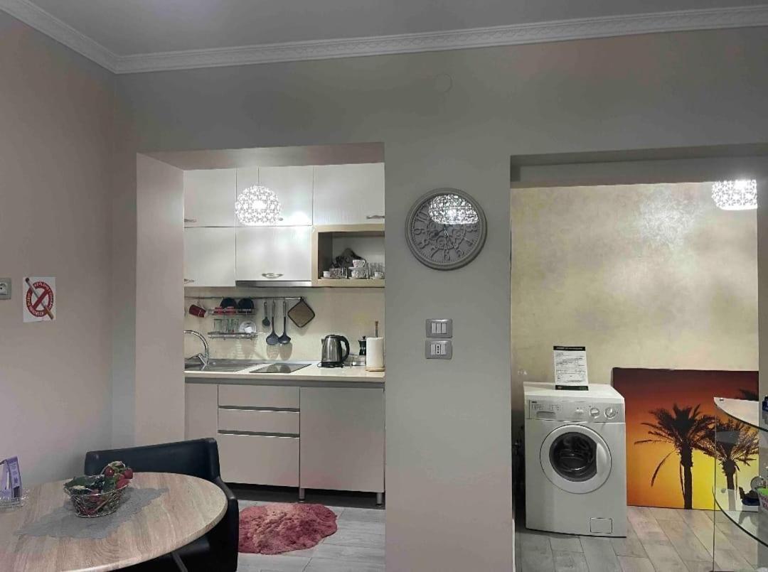 Warm Apartment In The Center Of Tirana City Esterno foto